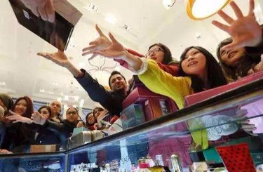 少妇日鸡巴视频中国人依然爱赴日旅游 消费已由爆买转向网购